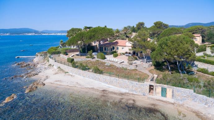 Vente Villa Grimaud Chambres Mer Pied Dans L Eau R F